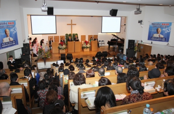 2012년, 동경순복음교회 35주년축복성회에서 설교하는 조용기 목사    ⓒ뉴스제이