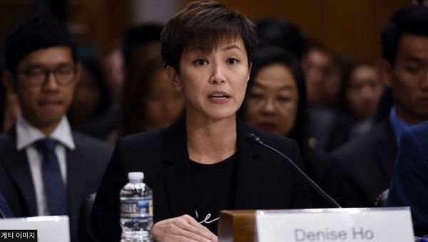 홍콩의 가수이자 활동가인 데니스 호(Denise Ho)가 2019년 민주화 시위에 대한 미국 의회 청문회에서 증언했다.