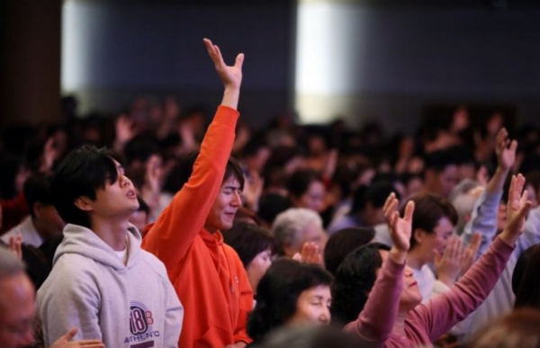 한국교회 청년들의 기도 모습   요륜교회 제공