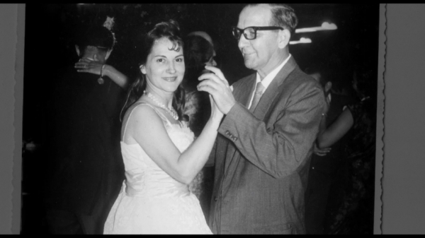 알바제즈와 그녀의 남편 Orlando Alvarez, 1965년경. (Gravitas Ventures)