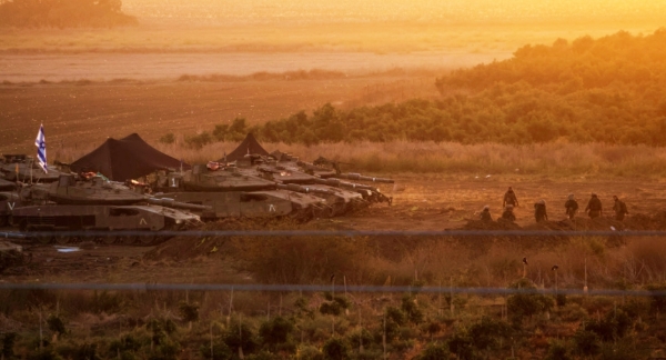 이스라엘 남부 가자지구와의 이스라엘 국경 근처에 이스라엘 탱크 편대가 배치되어 있다. ©예루살렘포스트