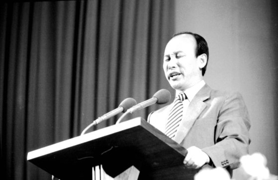1981년 당시 열정적으로 설교하는 조용기 목사