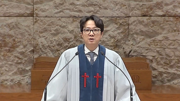 명성교회 김하나 목사      ©C채널방송 유튜브 영상 캡쳐