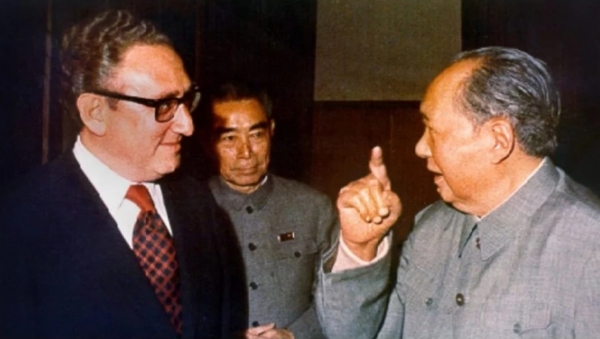 중국 마오쩌둥과 함께 한 헨리 키신저 장관